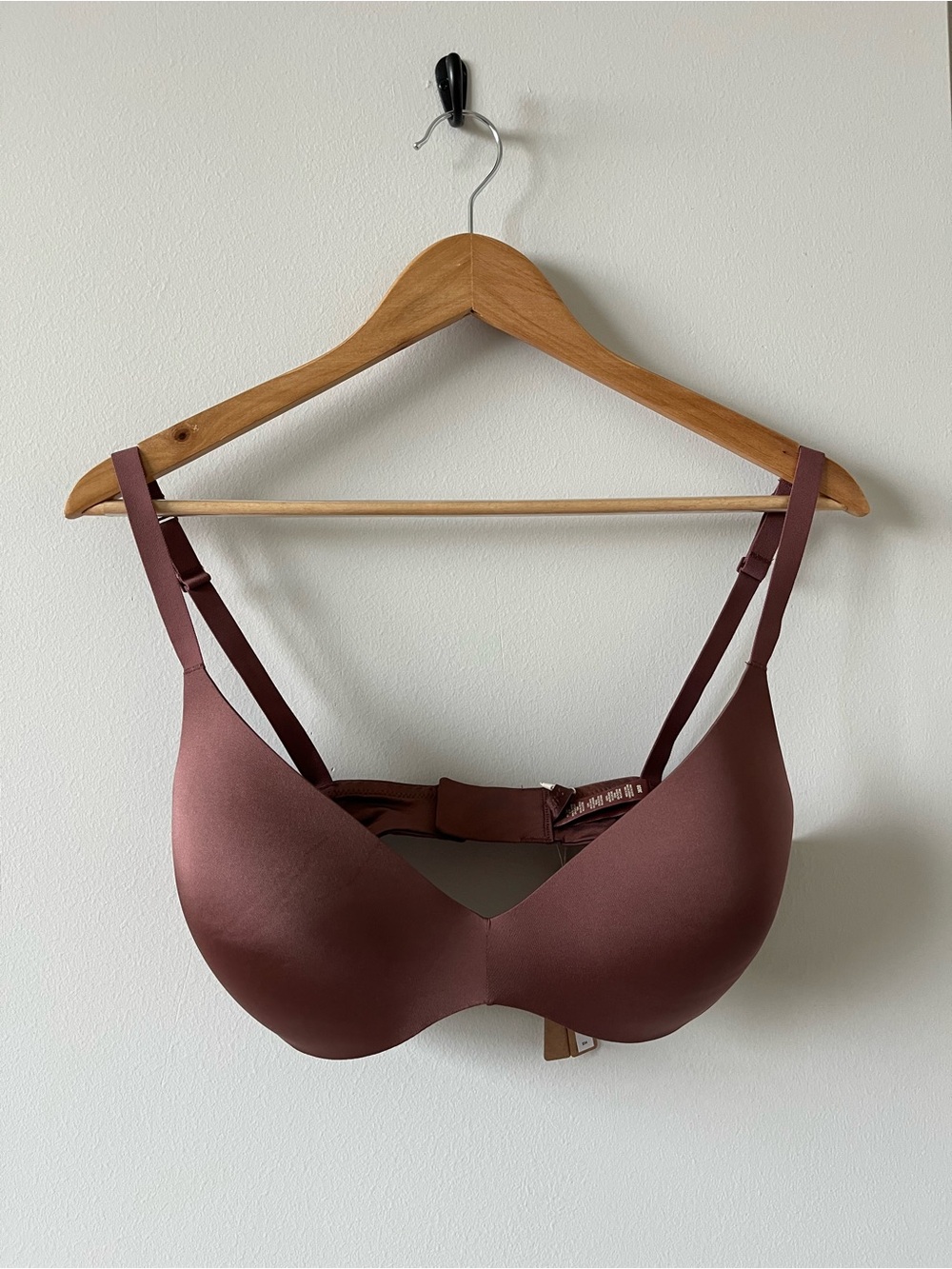 SKIMS Wireless Form Push Up Plunge Bra 36DD NWT Garnet Color